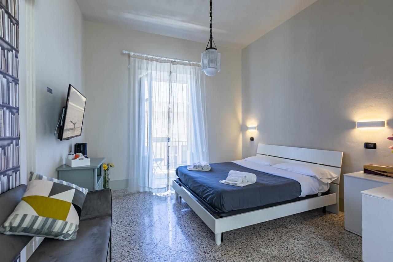 Palazzo Cavarretta - Pinella'S Rooms And Apartment Palermo Dış mekan fotoğraf