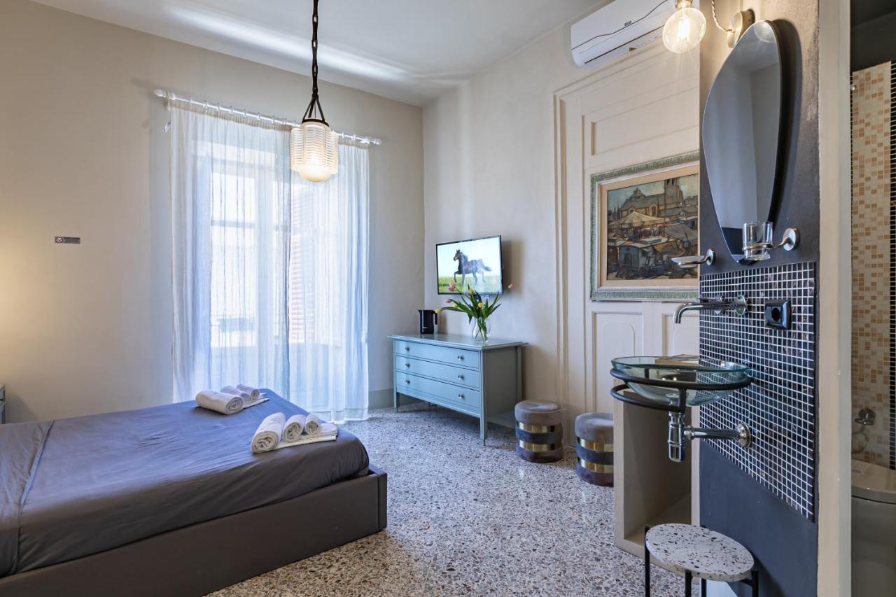 Palazzo Cavarretta - Pinella'S Rooms And Apartment Palermo Dış mekan fotoğraf